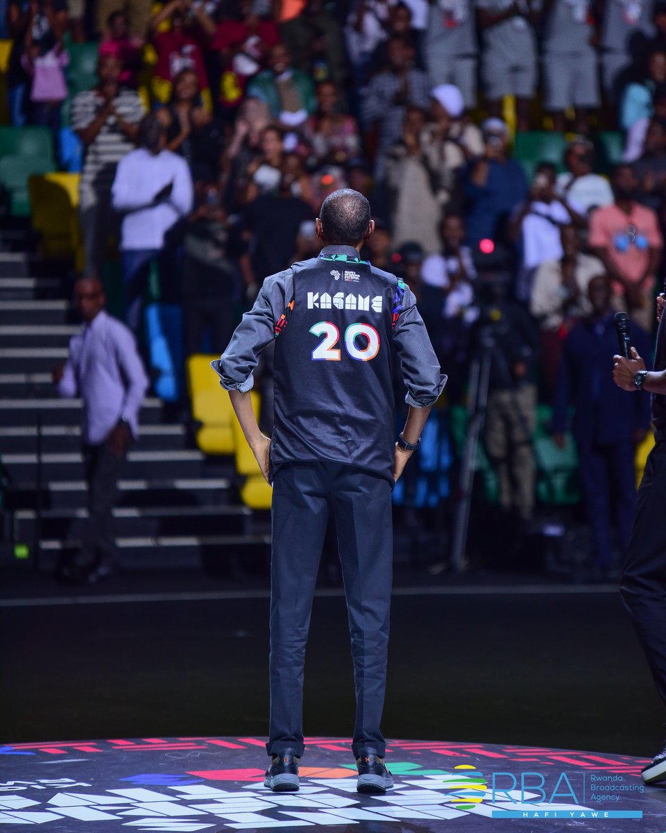 rbarwanda's tweet photo. PHOTO:
Masai Ujiri presents President #Kagame with a basketball jersey at the opening ceremony of the @GiantsOfAfrica Festival.
#GOAfestival https://t.co/xJEIBZzV3B