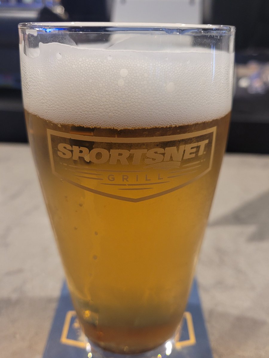 UmpireRod's tweet photo. Sunday Funday #cocktails #BlueJays #RogersCentre https://t.co/cJ3NnCIFyw