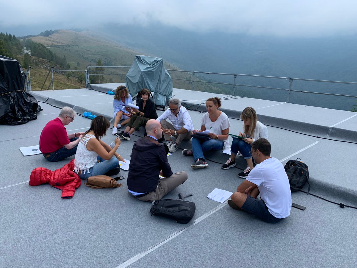 RPacchetti's tweet photo. Prove tecniche di #concerto di #Ferragosto. 
Ecco come si preparano ragazze e ragazzi della @TgrRaiPiemonte. Appuntamento su @RaiTre martedì 15 alle 12.45.
@FMarino_Rai 
@ChiaraPottini
@GabRus84 
@casarinale58 https://t.co/fz2x6t9FXB