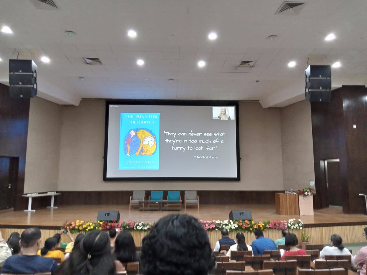 IndiaAsksWhy's tweet image. Day 2 of #CuriousityConference was really fun🫶 The podcast host of Choose to Be Curious gave a really nice talk❤️