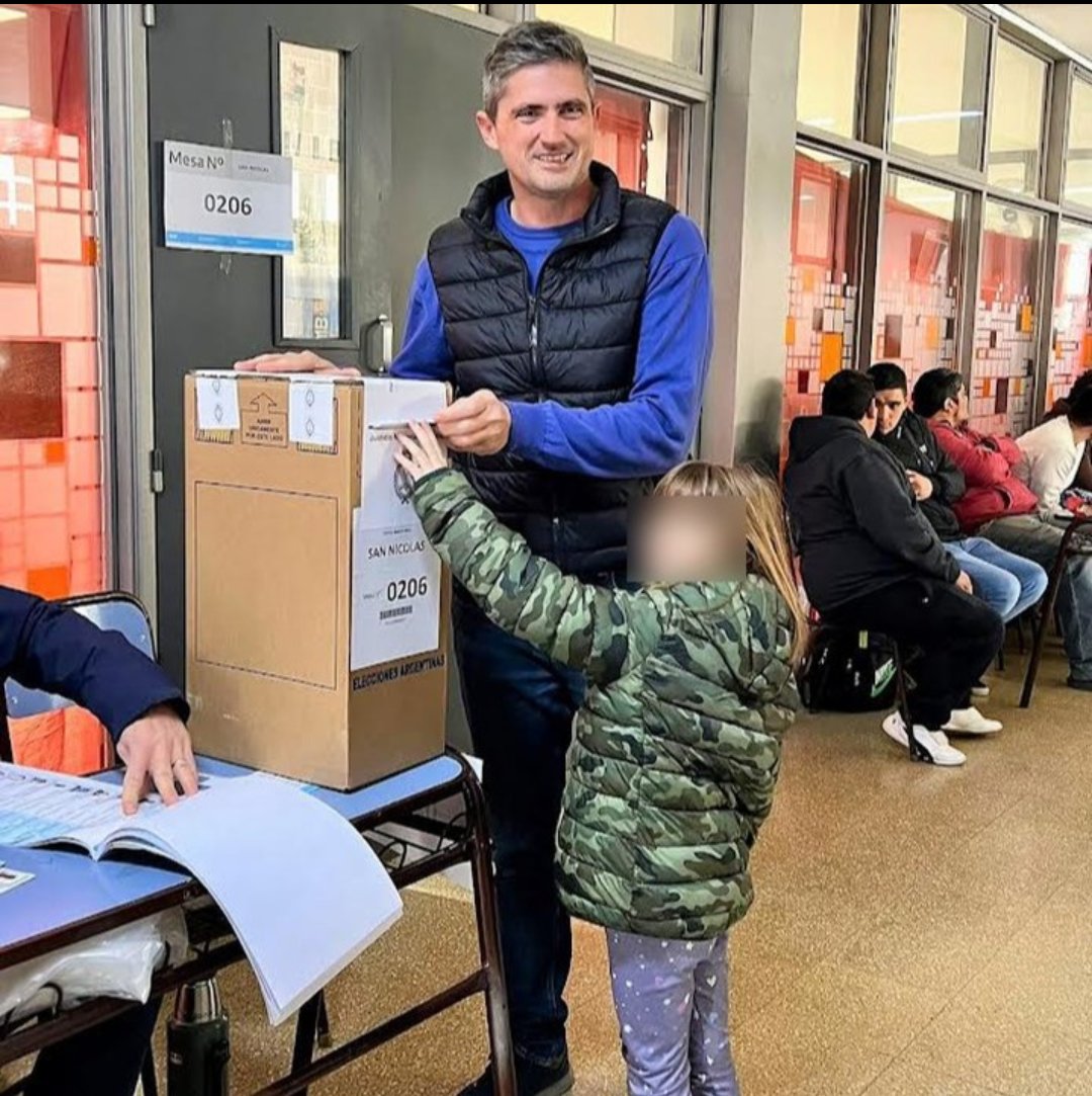 👉  Luciano Pastocchi votó en Somisa. 
El precandidato de #up se expresó "confiado y con buenas expectativas"
#Elecciones2023 #ArgentinaVota