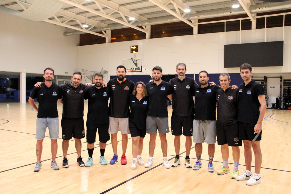 CDERevolution's tweet image. ¿Quién más quiere volver? Parece que fue ayer... ¡Qué bien nos lo pasamos con @bernirodriguez5 y su equipazo en The Embassy Training Center! Inolvidable 🙏🏽🔙