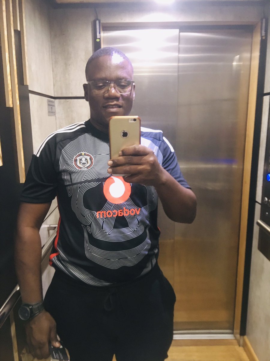 WalterAaronT's tweet photo. @aebakataba @SuperSportTV Hi Five Dj Phanki 
@SuperSportTV 
#SSDiski https://t.co/InnXJd4GNB