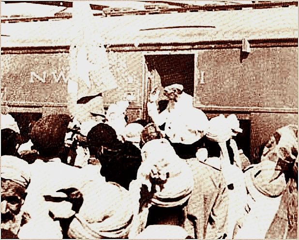 نثار میں تری گلیوں کے اے وطن........
I pledge my life to your streets, O my beloved country...

#HumSePakistan #IndependenceDay