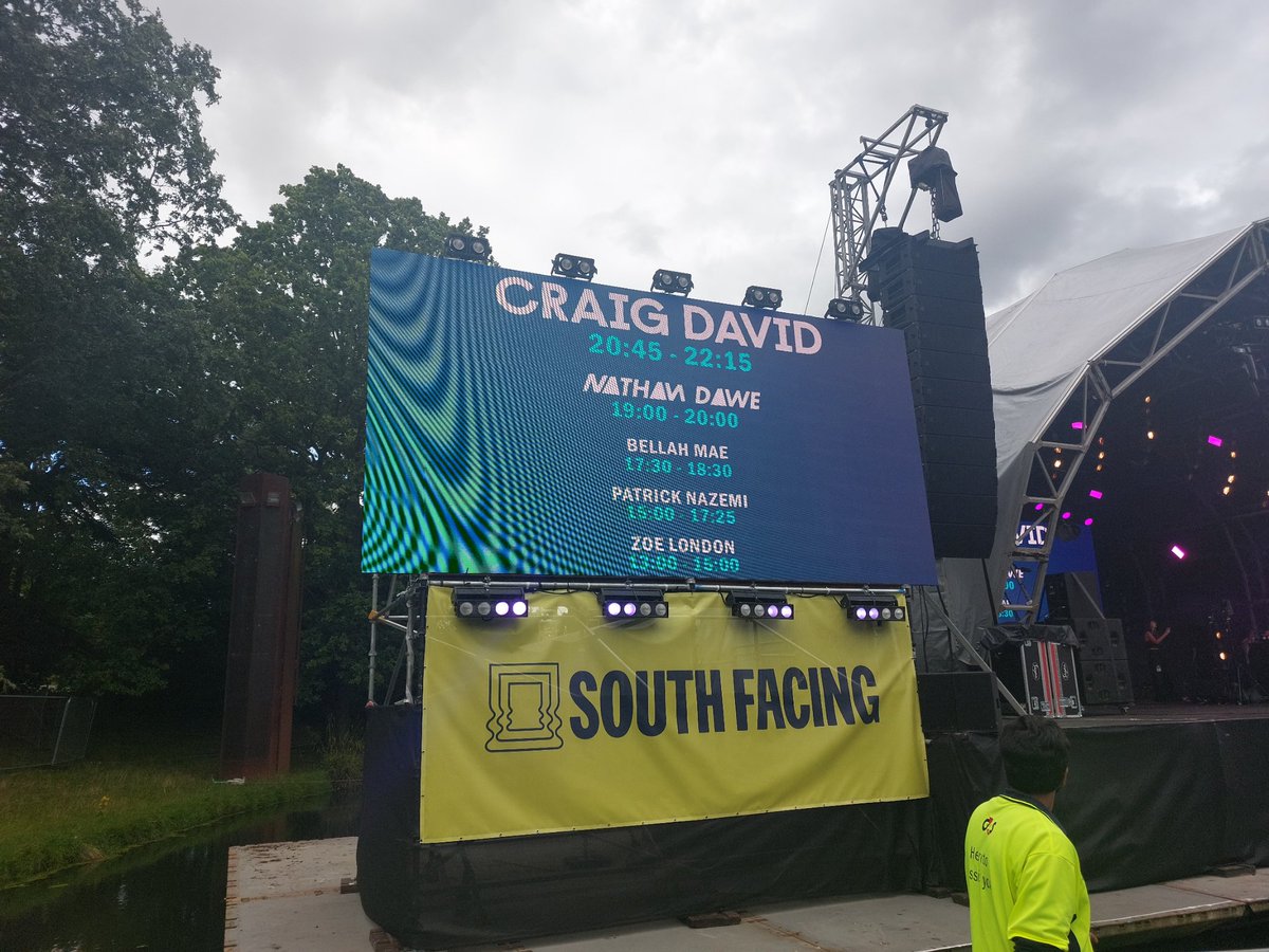 Tracymccoy75's tweet photo. Sunny Sunday at South facing festival, Crystal Palace Bowl,  xx https://t.co/xrtAzIqGJZ