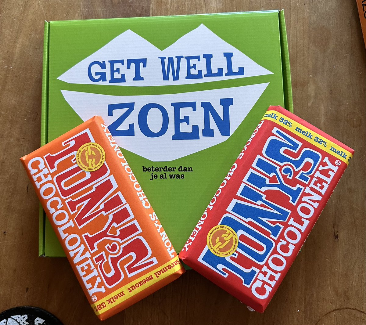 igerrit's tweet image. Ik kreeg een beterschapszoen, anoniem
Vast van al mijn tweex. 

Dat zijn dan 776 zoenen. 
Dank jullie! #dank #beterschap