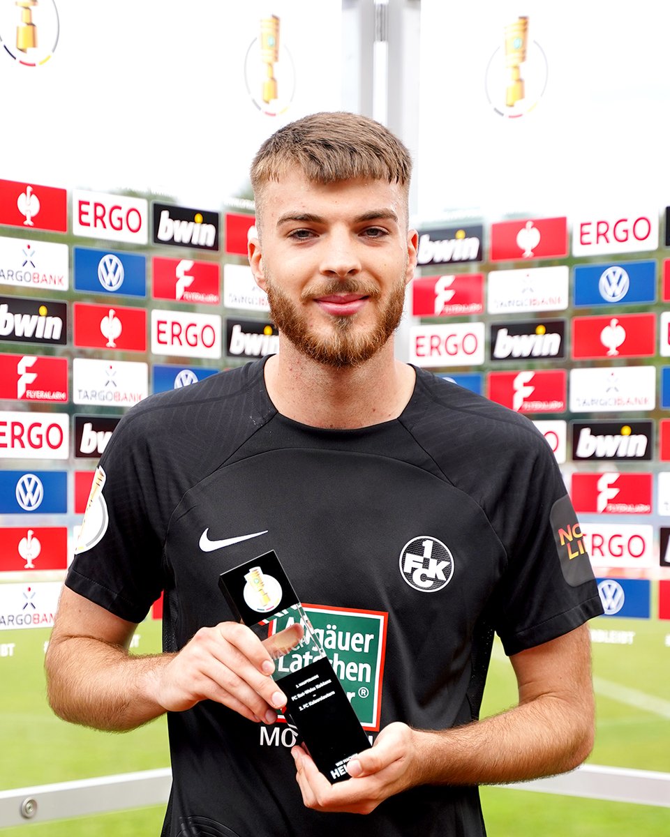 Rote_Teufel's tweet photo. "Ich? Ernsthaft?" 🥸
Naja, "trotzdem": Glückwunsch zum @DFB_Pokal-MOTM-Award, Jule!
#Betze #FCK #RWKFCK #DFBPokal #GEWINNERBLEIBT https://t.co/faW7ruTfOF