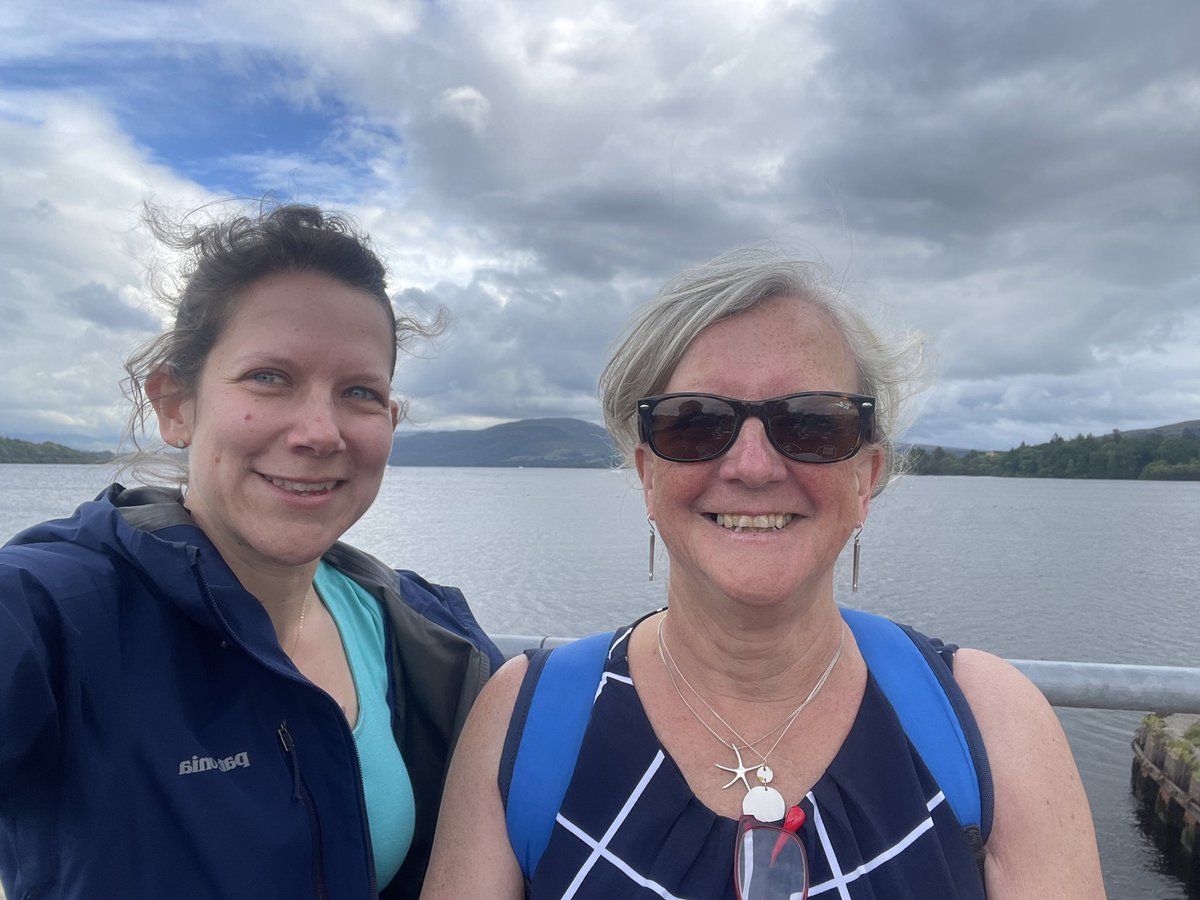 doublemacbex's tweet image. The sun came out briefly so we took the train to Loch Lomond. #GlasgowSummer