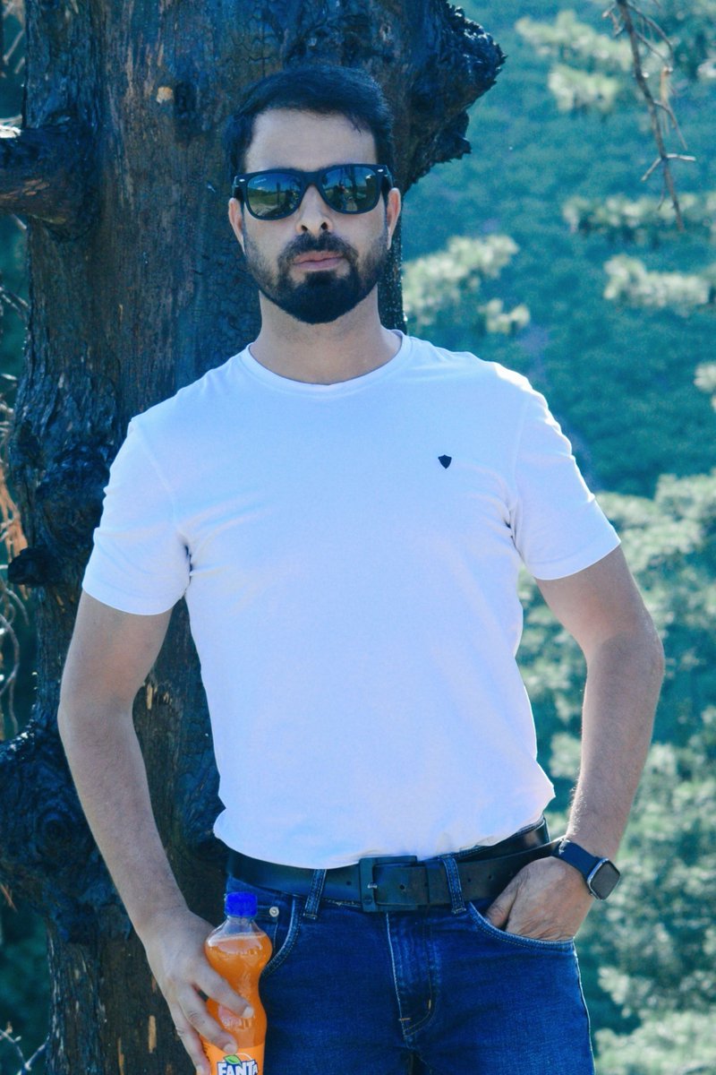 Shuss_EiN's tweet photo. Akela thodi houn ......Mushkilein hain mere saath😜 https://t.co/r99AlPhLzl
