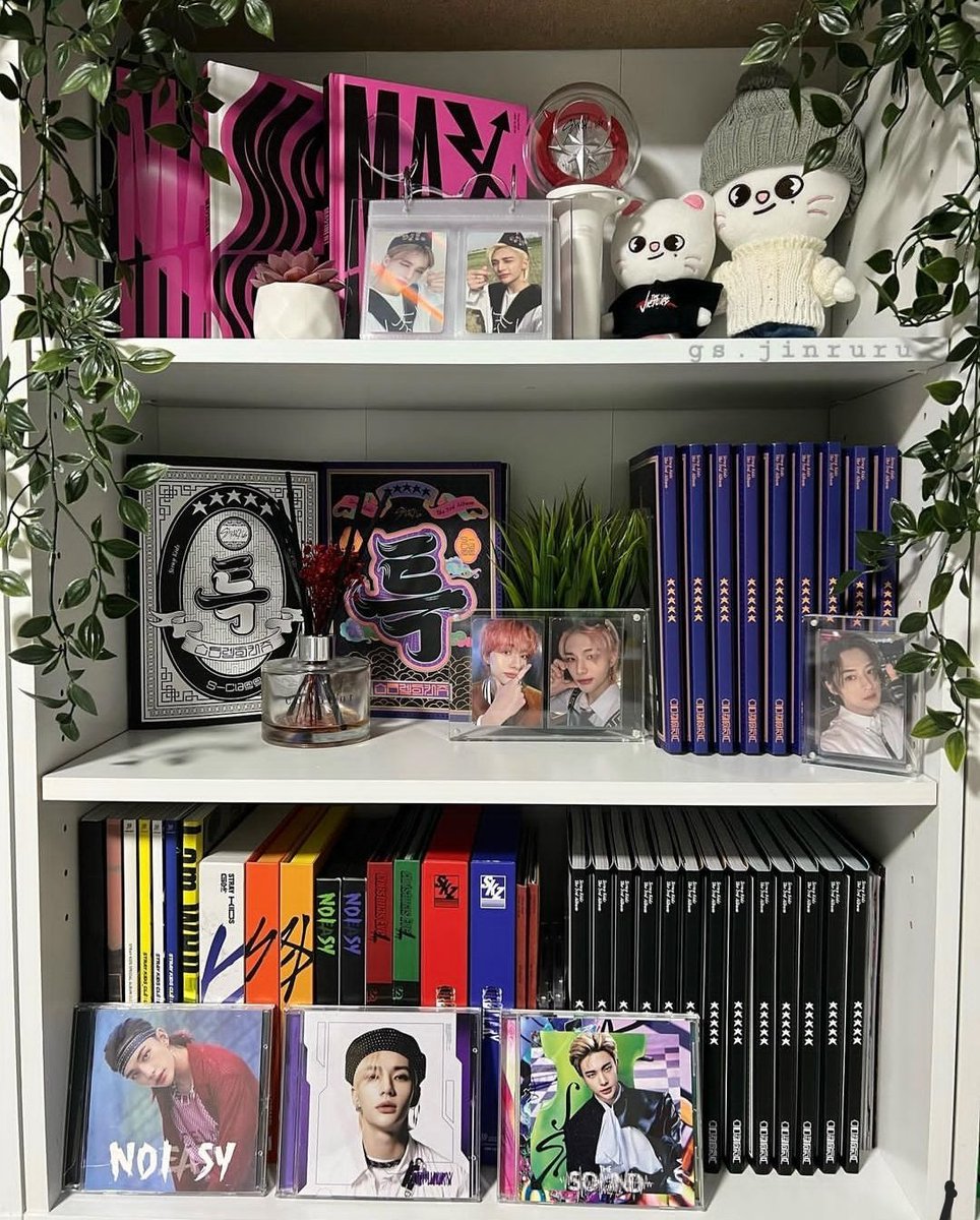 CIPHER_ITZY's tweet photo. INTERNATIONAL KPOP ALBUM GIVEAWAY!!✨️🎁

- 3 winners
- Worldwide🌍
- Album of choice💽

RULES
• Follow @/12th.02.19 &amp; @/les.spams.de.yash on IG
• Comment the album of your choice 
• Tag 3 moots🩷

The ga ends in 7 days and the winners will be announced the same day!GOODLUCK https://t.co/zdkKbhNxTv