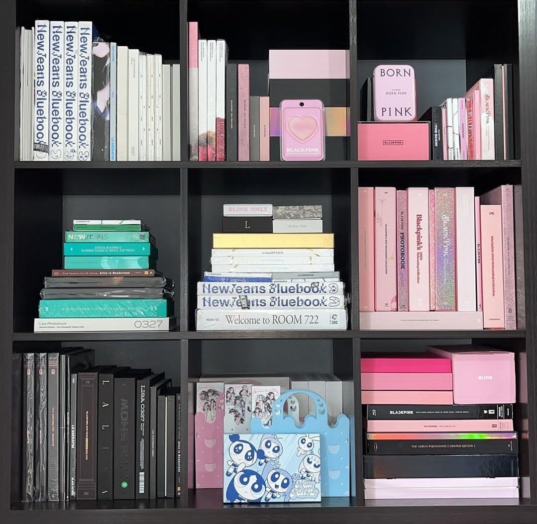CIPHER_ITZY's tweet photo. INTERNATIONAL KPOP ALBUM GIVEAWAY!!✨️🎁

- 3 winners
- Worldwide🌍
- Album of choice💽

RULES
• Follow @/12th.02.19 &amp; @/les.spams.de.yash on IG
• Comment the album of your choice 
• Tag 3 moots🩷

The ga ends in 7 days and the winners will be announced the same day!GOODLUCK https://t.co/zdkKbhNxTv