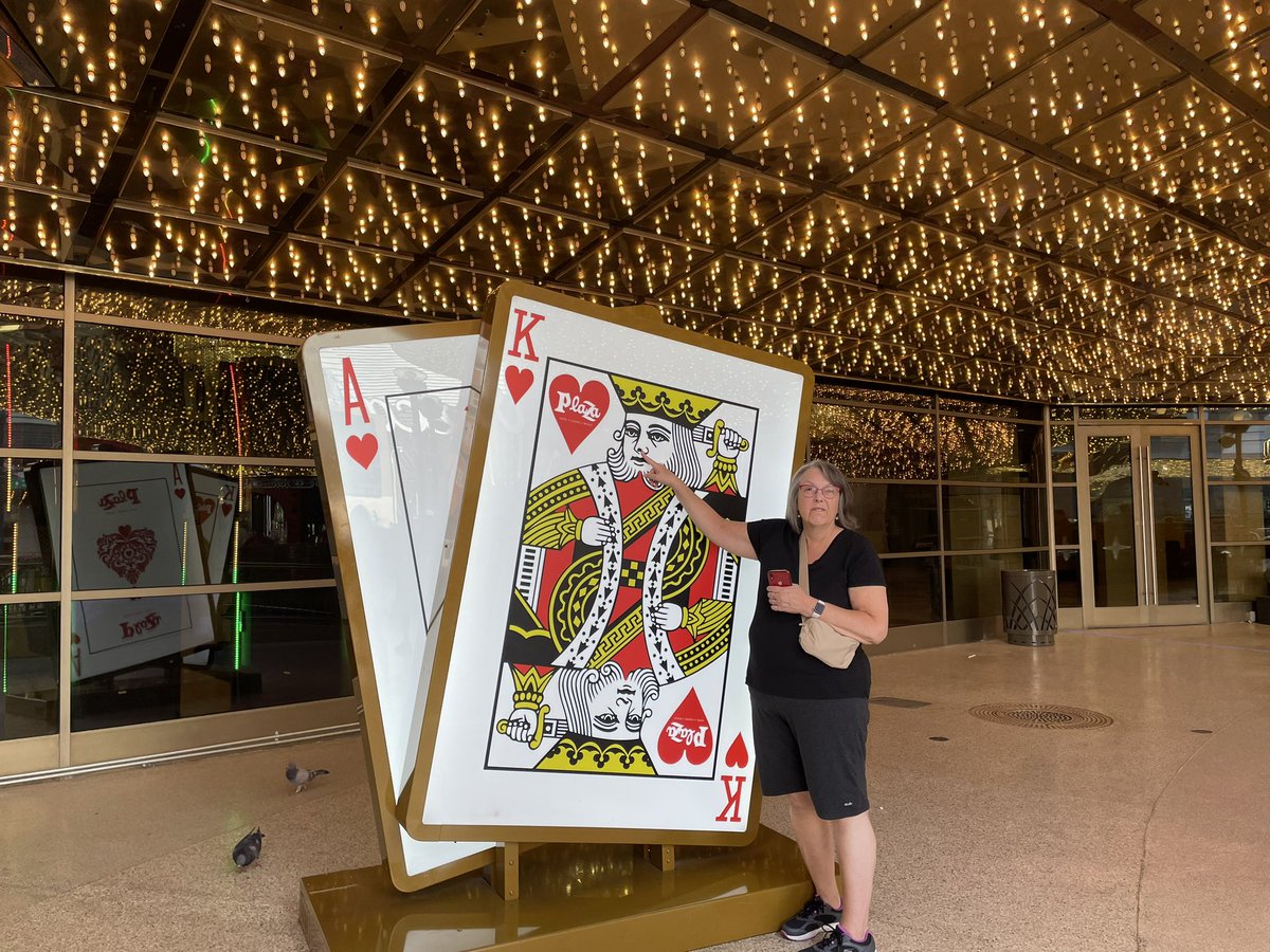 vegasreviewsvg's tweet photo. We had an adventure yesterday @PlazaLasVegas @JonathanJossel @plazapod #dtlv - spent some money, played some slots and just had a awesome day #vegas #vegas2023 https://t.co/QpDKUOUaqK