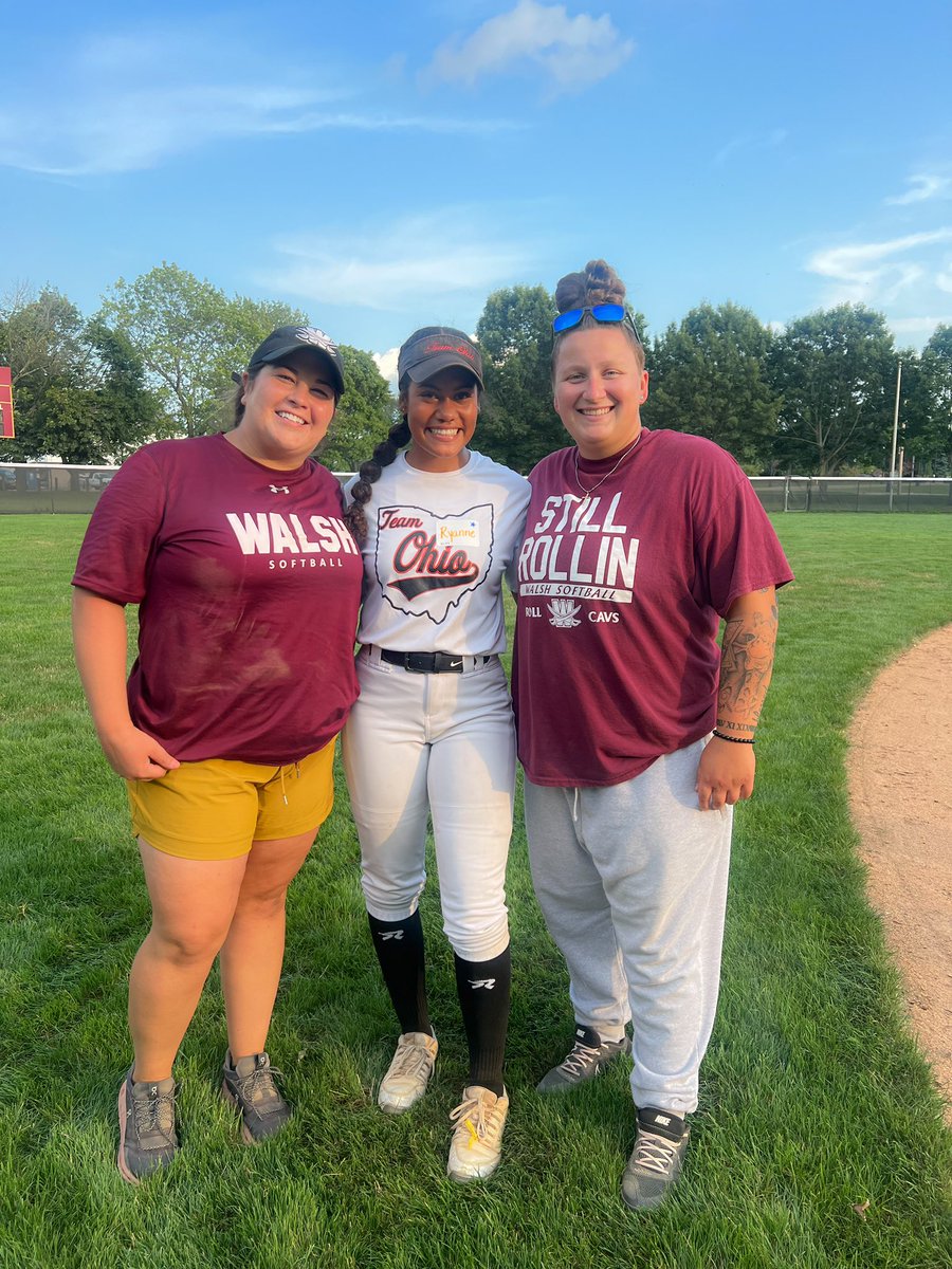 ryanne_wilson's tweet photo. Here's to the next 4!!! Roll Cavs ⚔️ @WalshUSoftball @kwoolf42 @thekatiecozy @05Ohio https://t.co/mO8VTeTUI3