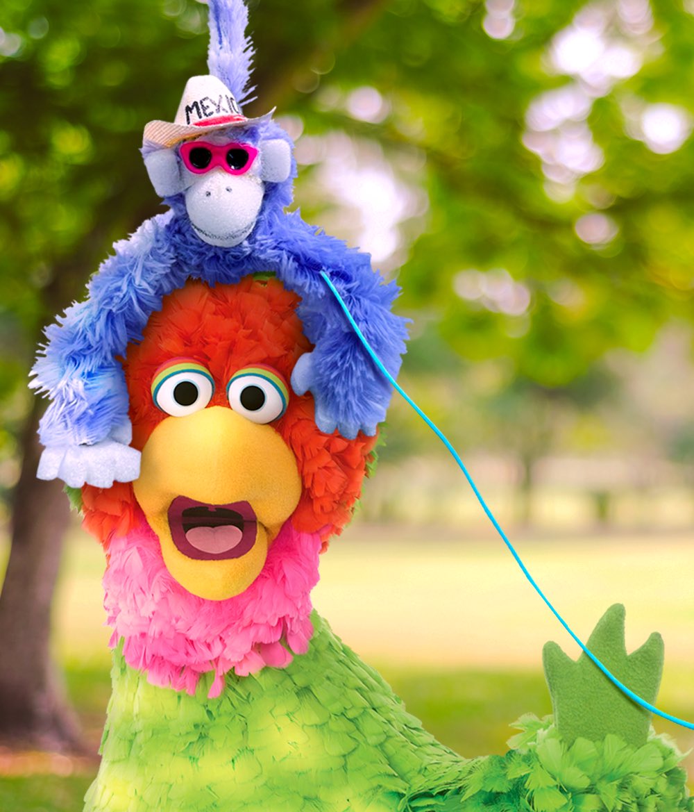 Hoy mi mami me llevó a Chapultepec y me compró un gorrito muy gracioso JAJA miren, ¿alguien más tiene uno?