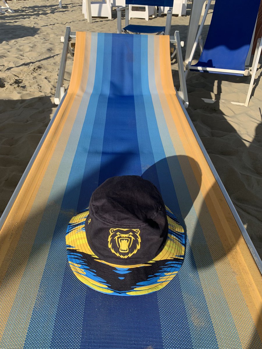 Robbie2001's tweet photo. #YouBears on holiday and you realise the sun beds and parasol match your bears hat. YOU BEARS 🐻 https://t.co/iVGAakrRJa