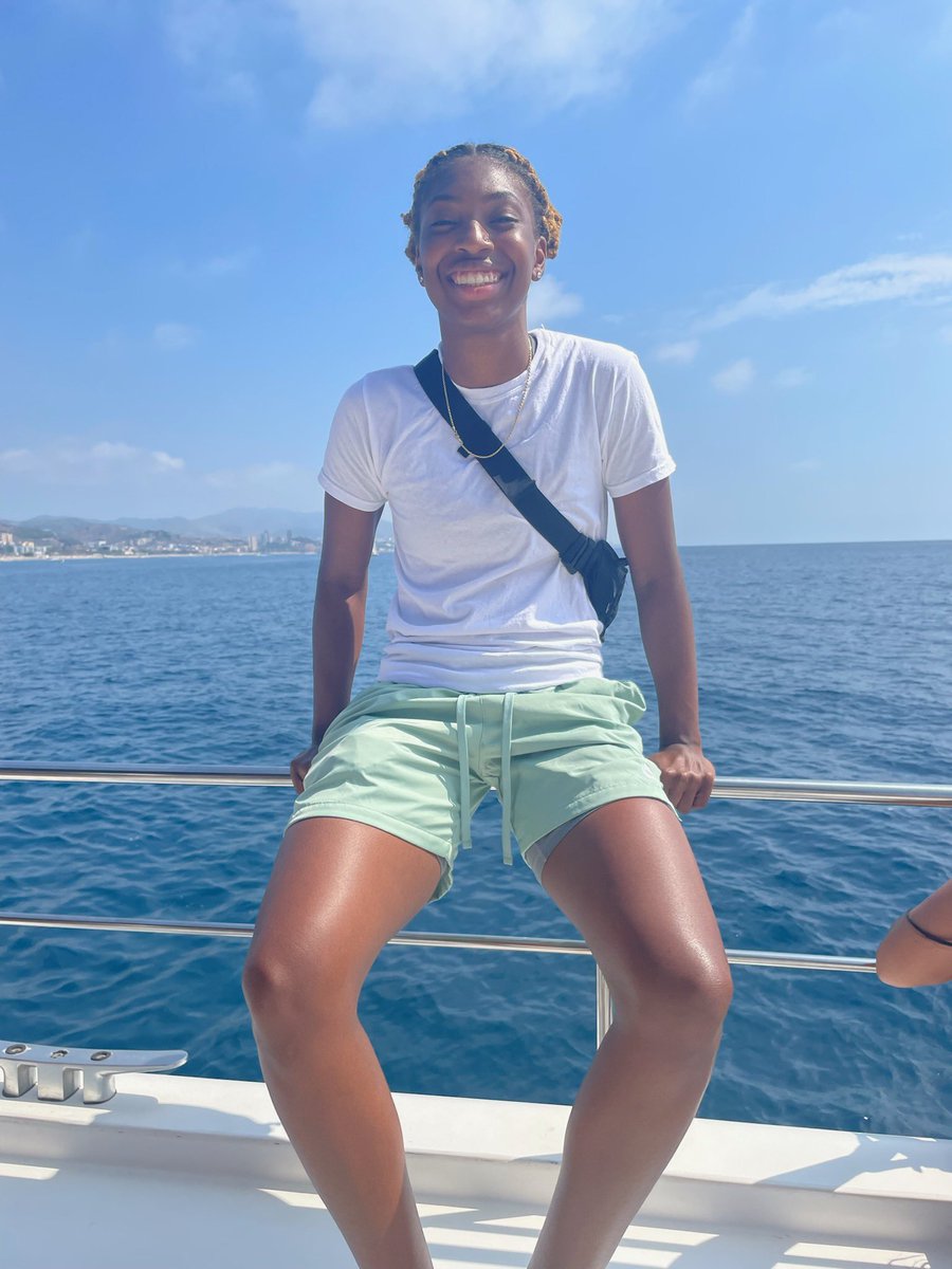 We 👀 you BabyGirl!!#Spain