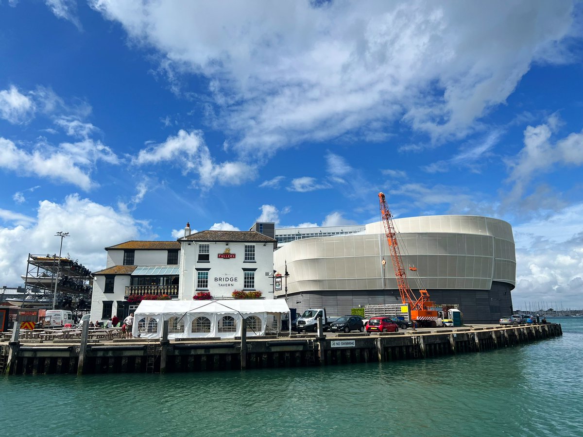 PONewsHub's tweet photo. 🍻 @TheBridgeTavern #Portsmouth https://t.co/55RF22PPwJ