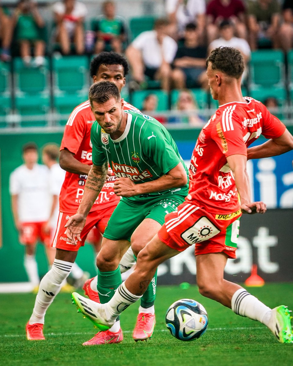 skrapid's tweet photo. Rapid kann sich nach einer starken Schlussphase nicht belohnen und muss die erste Niederlage der Saison einstecken.
Ausruhen, Kraft tanken für Donnerstag!
📸@red_ring_shots
————————
ES | 🟢⚪️0:1⚪️🔵| #SCR2023 #SCRTSV https://t.co/4k6i0HV0W1