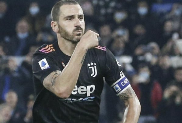 Una cosa dobbiamo riconoscerla a #Bonucci: per la prima volta in oltre 2000 anni di storia, a #Firenze siamo tutti d’accordo su una questione che ci riguardi (tranne i soliti 3 macachi analfabeti).

RIPETIAMO TUTTI INSIEME: BONUCCI NO

#Fiorentina
