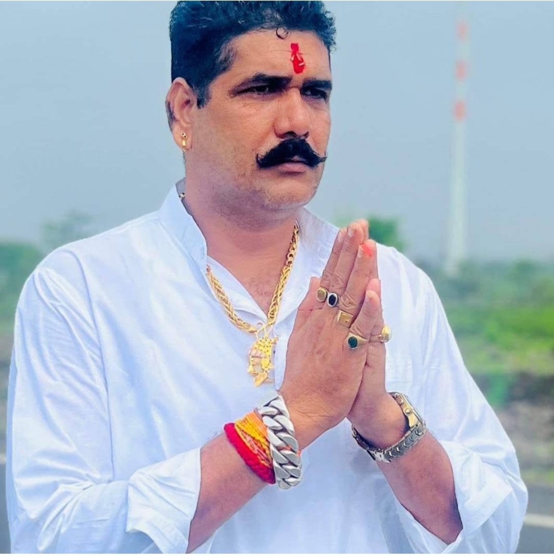 Pradeep85813106's tweet photo. उदयपुर राजपूत करणी सेना के प्रदेश अध्यक्ष भँवर सिंह जी को मारी गई गोलीकांड वहुत ही कायरता का कार्य किया जिसकी मैं घोर निन्दा करता हूॅ।और सरकार से निवेदन करता हूॅ कि दोषी को कडी से कडी सजा की अपील करता हूँ। #JaiHind #TruthCannotBeHidden @KarniSenaRaj https://t.co/OzkILjsCod