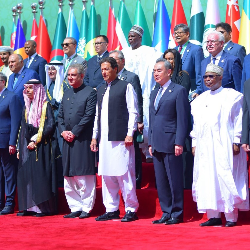 Even behind bars, you are still held in the highest esteem. #Pakistan is with you and many other good people around the globe. 
God bless you, skipper Imran Khan.
....
#PakistanZindabad #pakistankaetihad <a href="/ImranKhanPTI/">Imran Khan</a> <a href="/PTIofficial/">PTI</a> #ImranKhan_must_be_released #ImranKhan