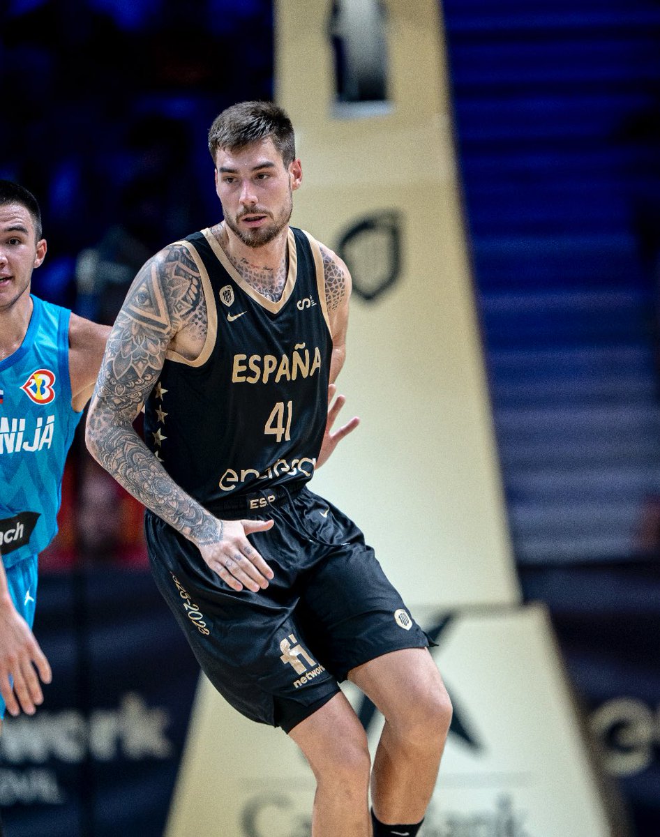 _NBAESP_'s tweet image. Si esta noche ESPAÑA 🇪🇸 vence a USA 🇺🇸 vamos a regalar la camiseta de Juancho Hernángomez entre todos los que deis RT y nos sigáis a nosotros y a @PasionBasketNBA 

MUCHA SUERTE A TODOS 🍀🤞🏻