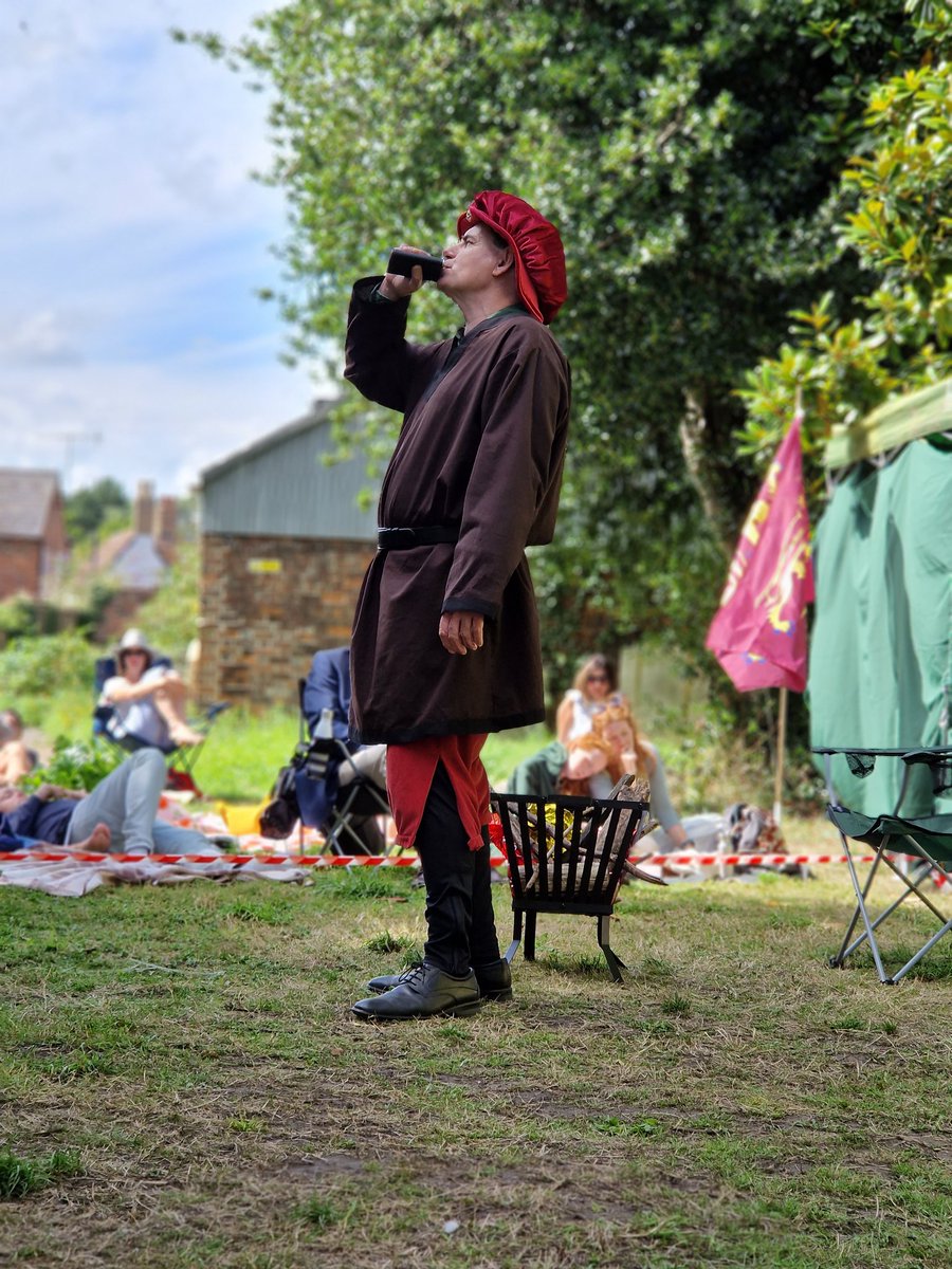 Lovely afternoon watching Henry V in the sunshine #cantshakesfest