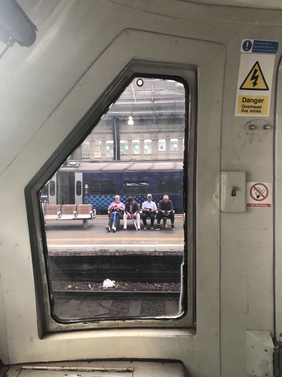 View from a window.. #edinburghwaverley