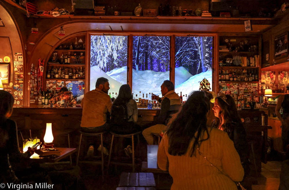 ThePerfectSpot's tweet image. As I return to Vegas next week to speak at @Distilling Whiskey Summit +ADI #CraftDistilling Conference, my #LasVegas bar guide is out, incl. the most fun bar:

Hidden faux ski lodge replete with abominable snowmen proposing: theperfectspotsf.com/2023/08/01/10-…

@superfricovegas @Spiegelworld