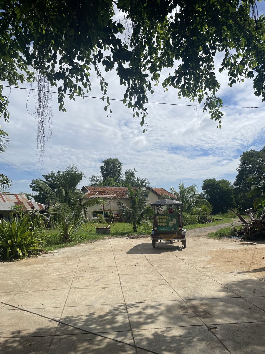 p8eks's tweet image. 初めての海外はカンボジア！🇰🇭
景色もご飯も買い物も何もかも新鮮！！！でもそんなことより子どもたちがとにかくかわいくて幸せ🤍