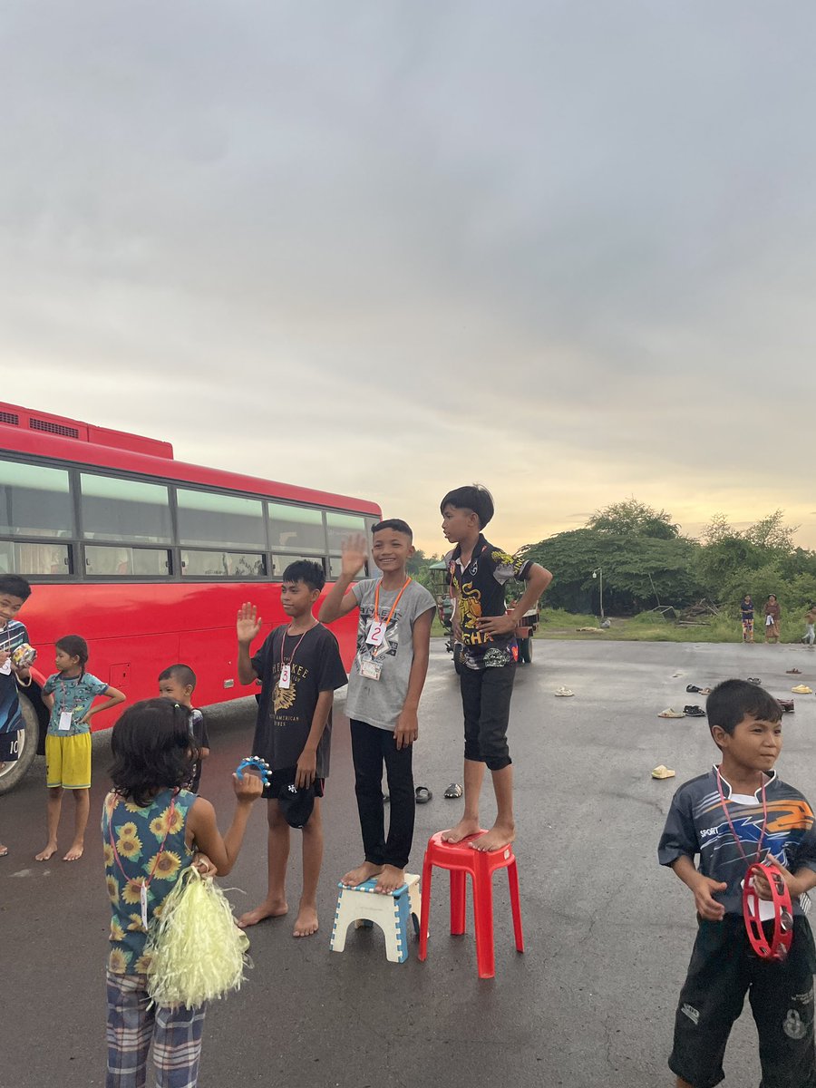 p8eks's tweet image. 初めての海外はカンボジア！🇰🇭
景色もご飯も買い物も何もかも新鮮！！！でもそんなことより子どもたちがとにかくかわいくて幸せ🤍