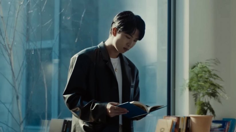 everything about namjoon is just so artistic