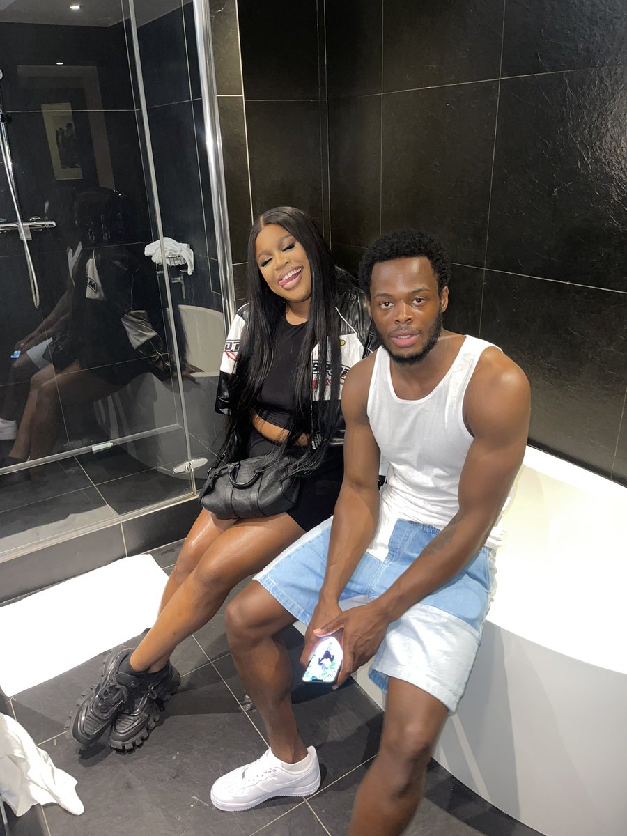 nellarose tweet picture