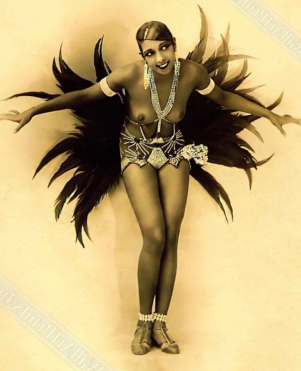 Una pionera #JosephineBaker mujer negra en los años 20 del siglo XX...#menoriahistorica #Celebrities #diva #etoiles #vintage #WomensArt #Archivo