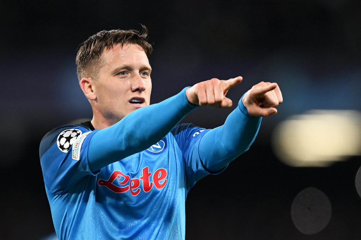 FabrizioRomano's tweet photo. EXCL: Al Ahli are now in contact with Napoli to complete Piotr Zielinski deal — agreement close 🚨🟢🇸🇦 #AlAhli

Negotiations moving to final stages as Zielinski has already agreed personal terms with Al Ahli.

Crucial hours/days ahead. https://t.co/d6EjPTYLL6