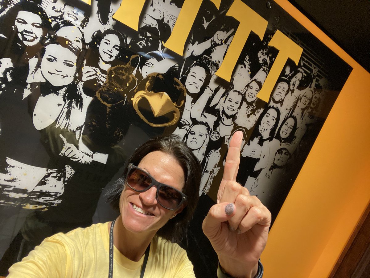 deancantrell405's tweet photo. Started off my career in housing and higher ed at Mississippi State University, University of Wisconsin - Whitewater, Mississippi University for Women, now University of Southern Mississippi 😊

Hard to believe today’s move in is year 23, I love what I do &amp; every student I meet. https://t.co/4mKB2dYtqb