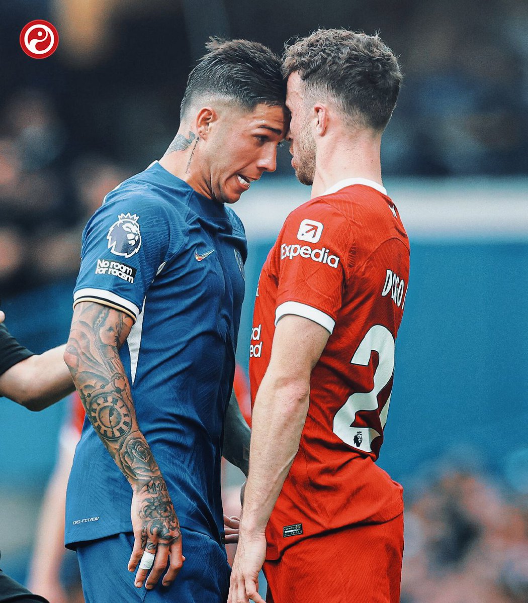 Squawka_Live's tweet image. Enzo Fernández's game by numbers vs. Liverpool:

117 touches
100% take-ons completed (2/2)
90% pass accuracy (83/92)
17 passes into final ⅓ (most)
10 passes into opp. box (most)
7 crosses
6 duels won
2x possession won
2 chances created
2 through balls
2 fouls won

Silk &amp;amp; Steel.