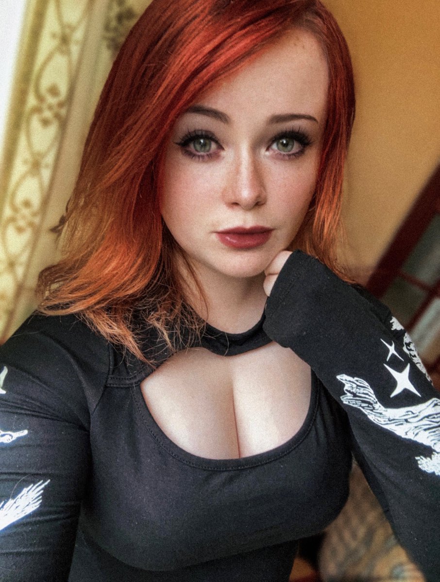 sarah 🕸♡ tweet media