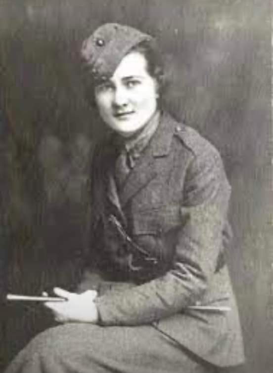 On This Day - August 13, 1918- Opha May Jacob Johnson, age 40, became the first woman ever sworn into the Marines Corps. Born in Kokomo, Ind., on 4 May 1878, she was raised in D.C. and graduated second in her class from Wood’s Commercial Business College. @JessieJaneDuff