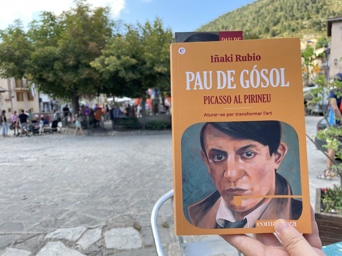 ptorra's tweet photo. Gósol és «la zona zero de l’art contemporani», diu Iñaki Rubio, en el pregó. I afegeix que «Picasso va arribar a Gósol com a vuitcentista i en va marxar amb el borrissol de la modernitat als seus pinzells». És veritat i, a més, és Festa Major! Visca Gósol!
#PaudeGósol https://t.co/Ers8NZZ5TH