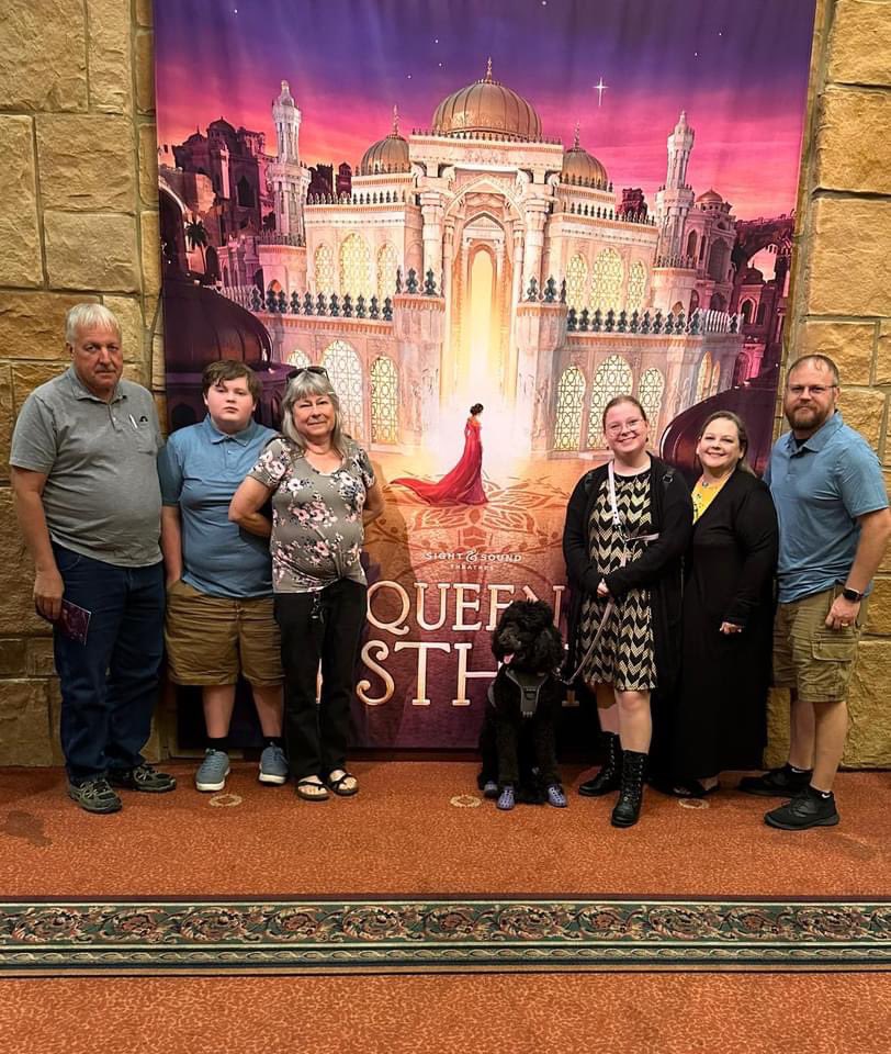 arithesd's tweet photo. Ari and family went to see #QueenEsther at #SightAndSoundTheater in #BransonMo yesterday. We had a fun time. https://t.co/IGPE2NAq17