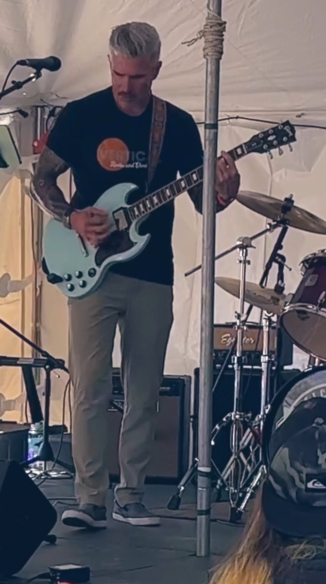 SteveLoveday1's tweet image. Amazing job to the @TargetSpecProd marketing team on the Vertical shirt design. Cool enough to wear on stage for some #billyidol @TurfFuel 🤘🏼