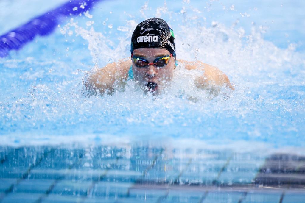 swimireland's tweet photo. Ellen Walshe narrowly misses out on bronze by just .38 of a second in the 50 Fly!
Walshe clocks 26.64 to finish fourth place โฑ๏ธ
The Templeogue swimmer finishes off a memorable week that includes two gold and one silver medal ๐ฅ๐ฅ๐ฅ
#LENDublin2023 https://t.co/FpFfPib26i