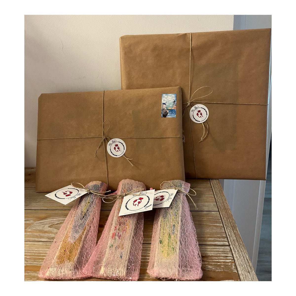 MrsBunsart's tweet photo. Cuidando de vuestros pedidos hasta que volváis de vacaciones •Taking care of your orders until you return from vacation 
#watercolor #art #watercolorpainting #watercolour #illustration #artwork #artist #painting #drawing #calor #yosoydelabanicoartesania #moda #elabanicoartesanía https://t.co/sa8SU66tGB