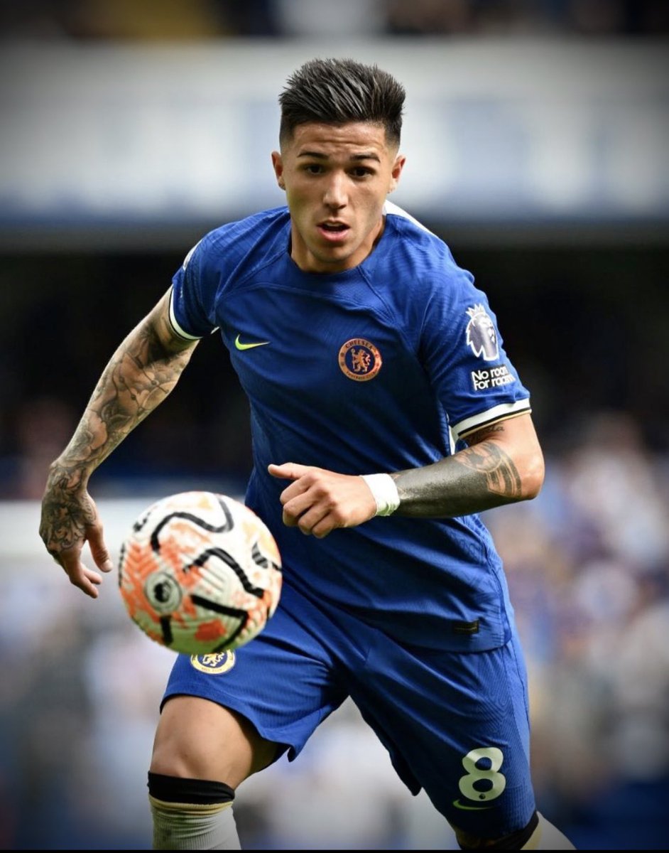 FutebolChelsea's tweet photo. The best midfielder in the Premier League. 🇦🇷 https://t.co/DWg2vynlx4
