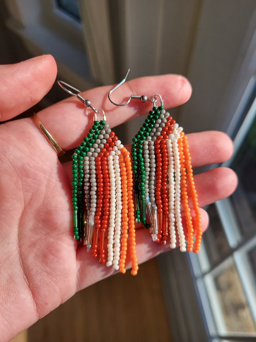 KeannaNL's tweet photo. Some more fringe beadwork available on my website
#beadworkforsale #beadwork #fringeearrings 
https://t.co/Npe6ASh8k4 https://t.co/LCkI1aKRlo