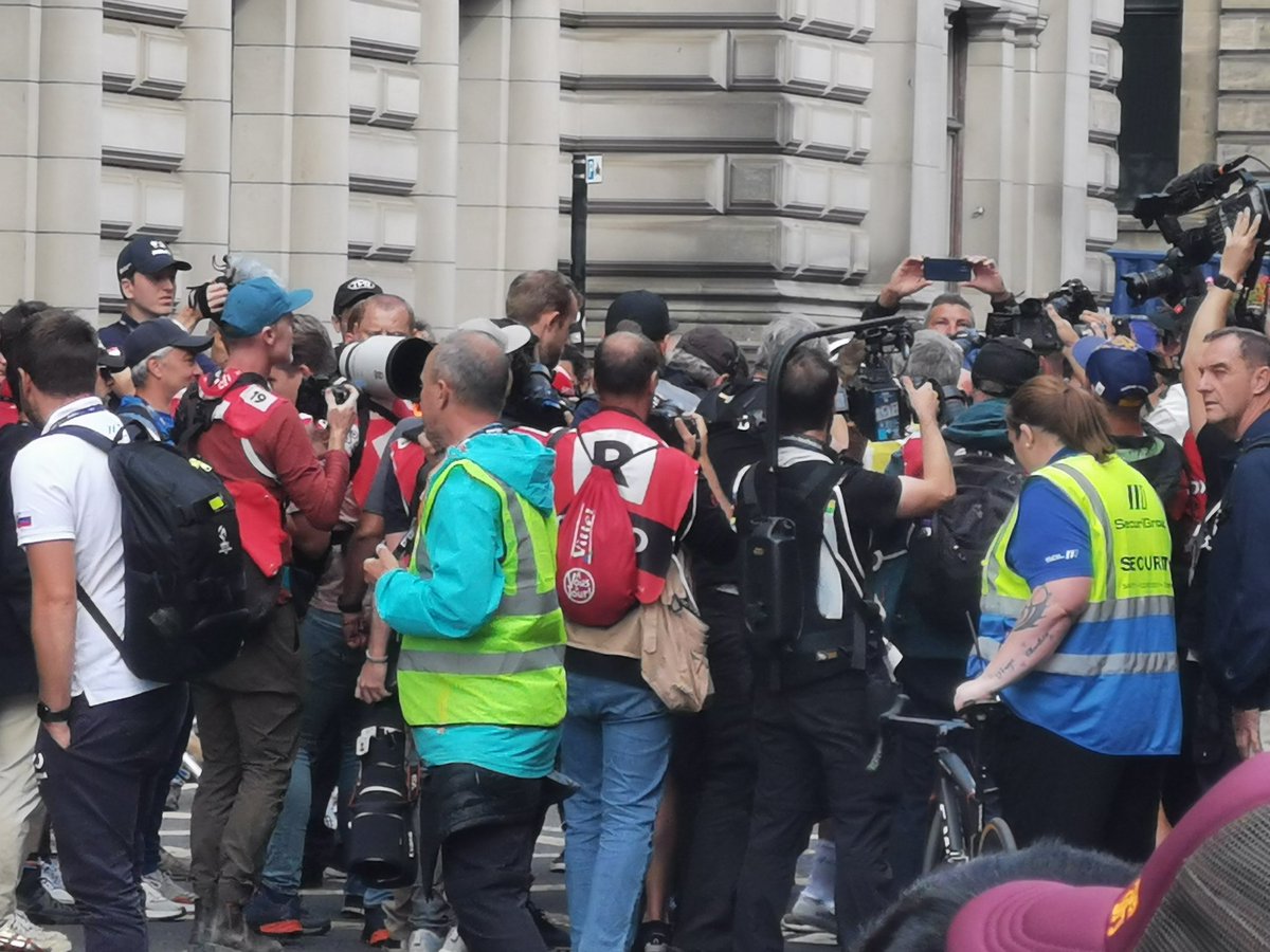 There's a real buzz in Glasgow for the last day of the UCI World Championships. Loving the atmos! 
#PeopleMakeGlasgow
#cycling
#UCIWorldChampionships
<a href="/CyclingWorlds/">2027 UCI Cycling Worlds Haute-Savoie Mont-Blanc</a>