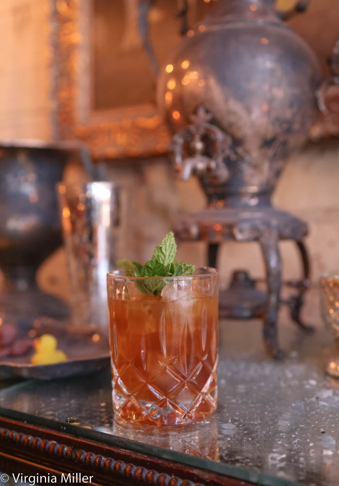 Virginia Miller (@theperfectspot) on Twitter photo Hidden, seductive, chill <a href="/laundryroomlv/">The Laundry Room</a> (a rare cocktail respite in #Vegas) & lead barman Anthony Partridge serve some of the city's more creative cocktails, like Mint 'n Mushroom.
In my Distiller Magazine #LasVegas bar guide:
theperfectspotsf.com/2023/08/01/10-…
<a href="/Distilling/">American Distilling Institute</a> <a href="/FernetBranca/">Fernet-Branca</a> Hidden, seductive, chill <a href="/laundryroomlv/">The Laundry Room</a> (a rare cocktail respite in #Vegas) & lead barman Anthony Partridge serve some of the city's more creative cocktails, like Mint 'n Mushroom.
In my Distiller Magazine #LasVegas bar guide:
theperfectspotsf.com/2023/08/01/10-…
<a href="/Distilling/">American Distilling Institute</a> <a href="/FernetBranca/">Fernet-Branca</a>