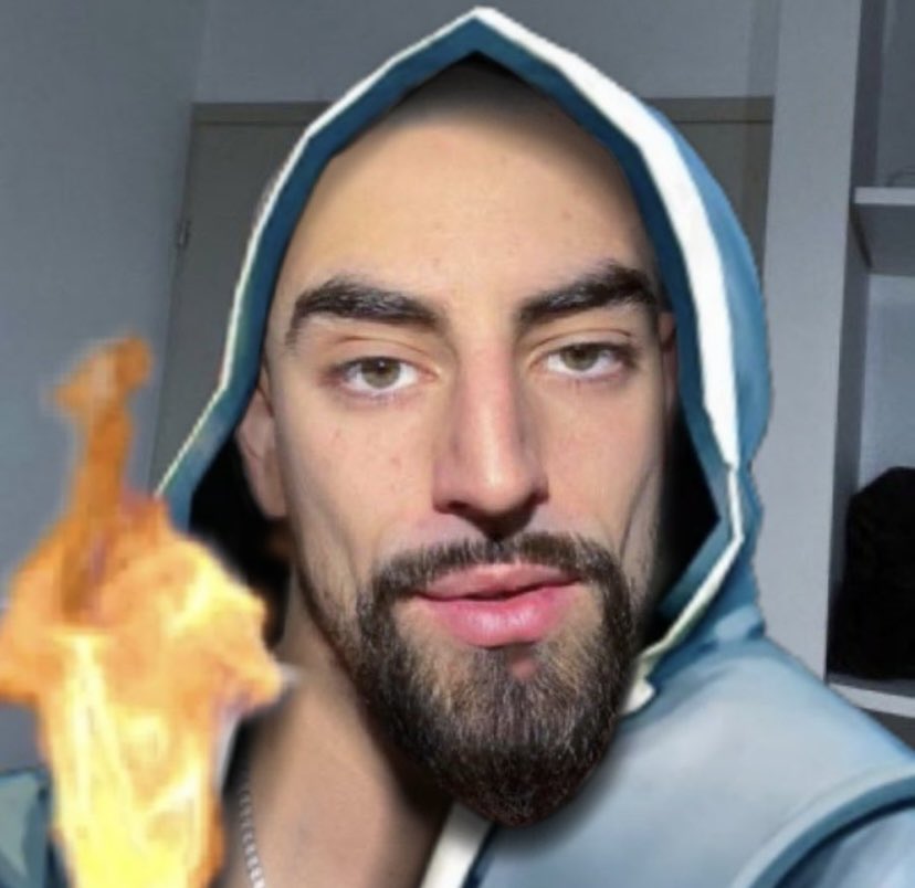 SydCpl1's tweet photo. @gaspardooo 3 fois je fais la blague arrêtez moi https://t.co/BGfFmhDkSZ