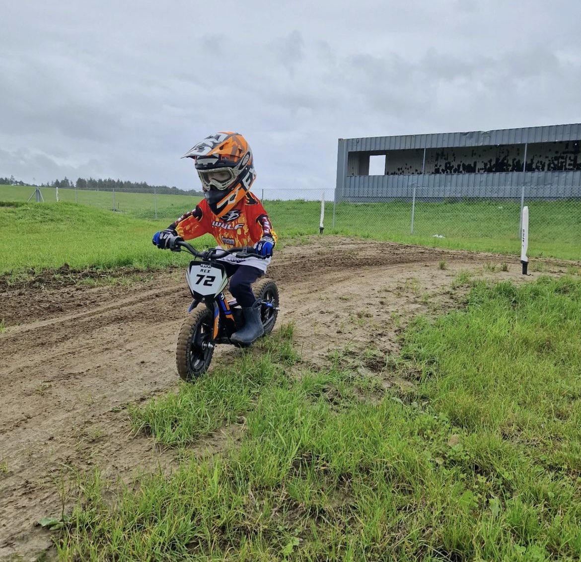 pembreymx's tweet photo. π Thanks to all riders at #PembreyMX ! Big shoutout to our marshals & medical team. π Wishing a speedy recovery to our injured rider. Join us again on Sept 23rd. https://t.co/I85MnRRgP6 πΈ Jason Dale & GBM Photography #MXLife #TrackDayThanks https://t.co/9We9pYLCrY